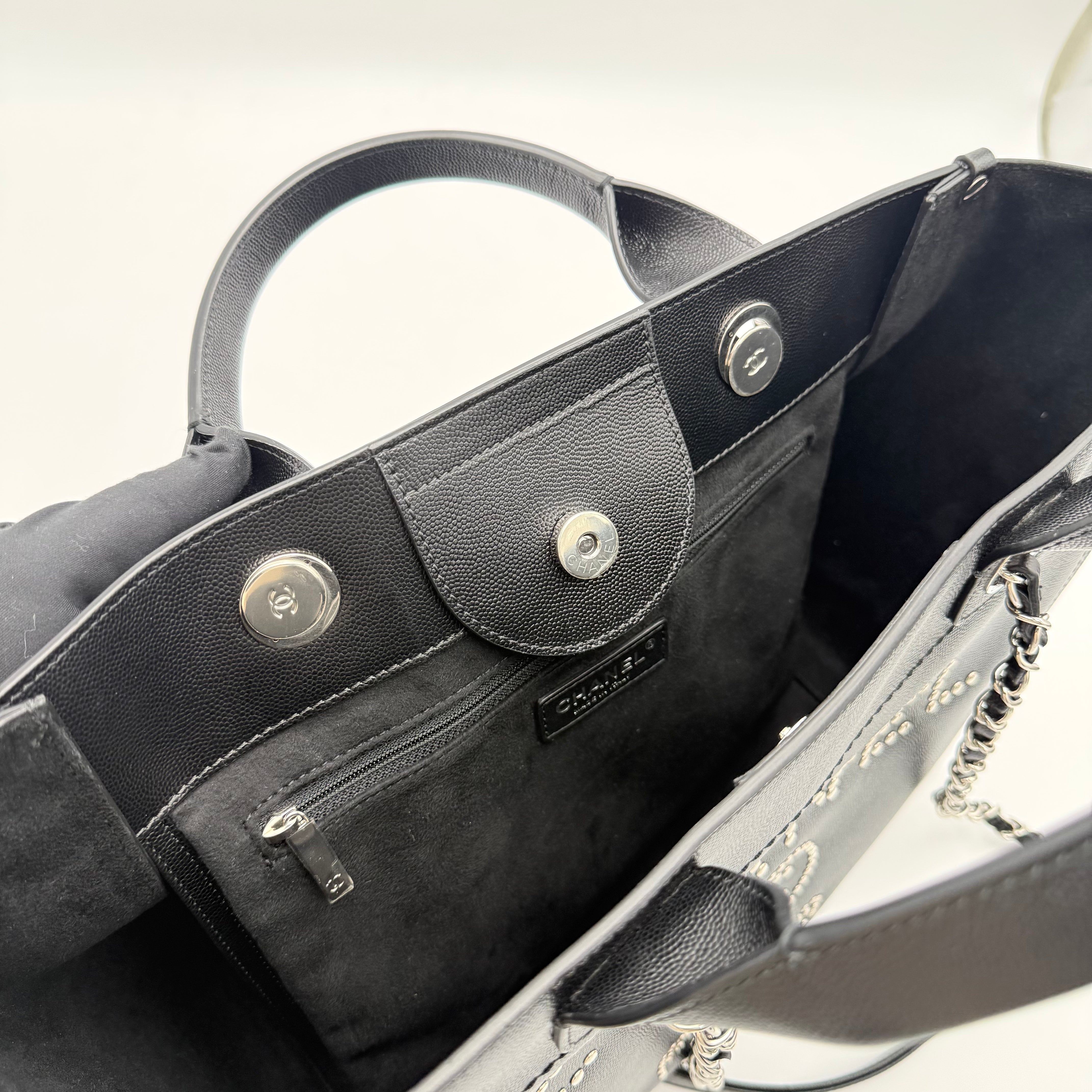 Chanel - Deauville - Noir