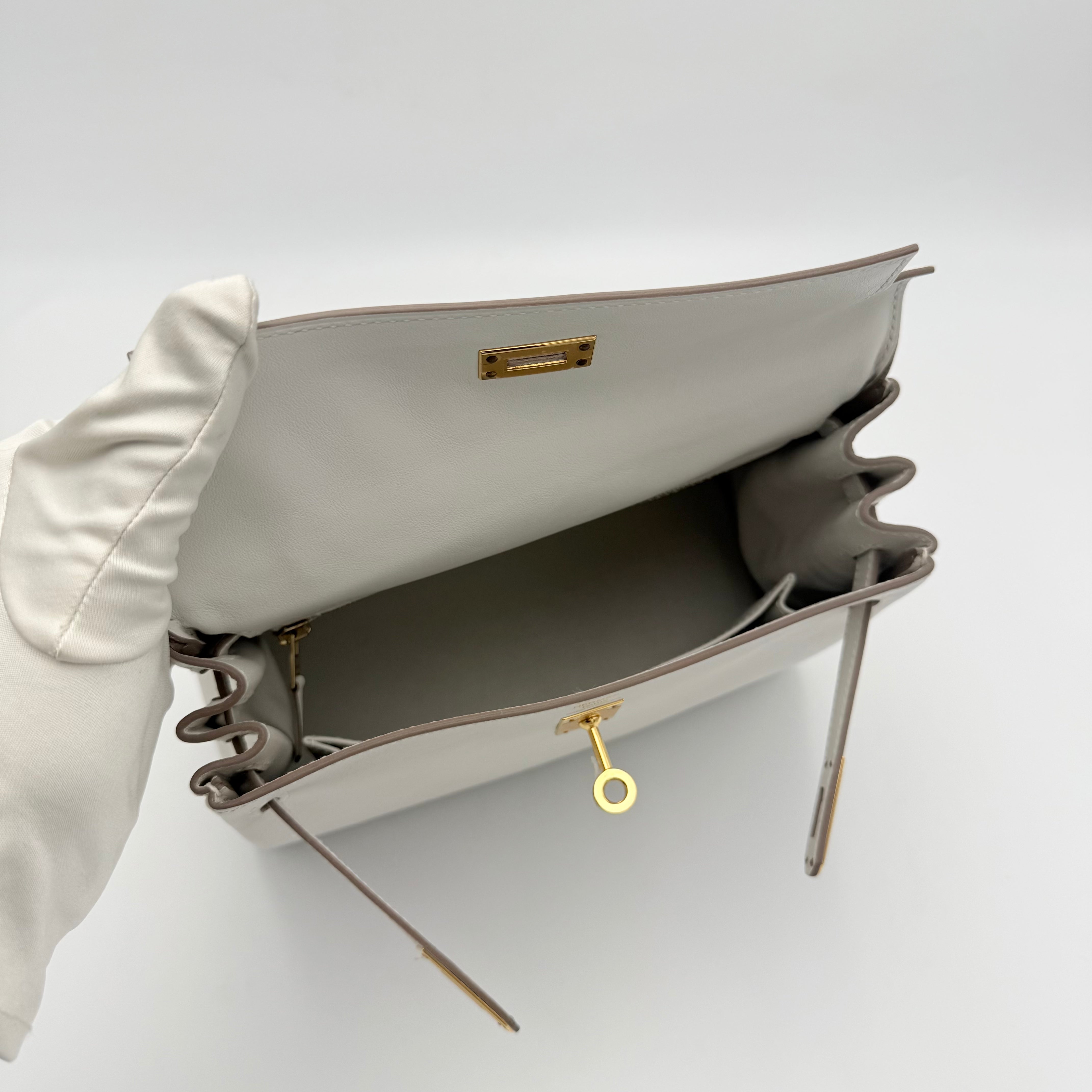 Hermès - Kelly 25 - gris pâle