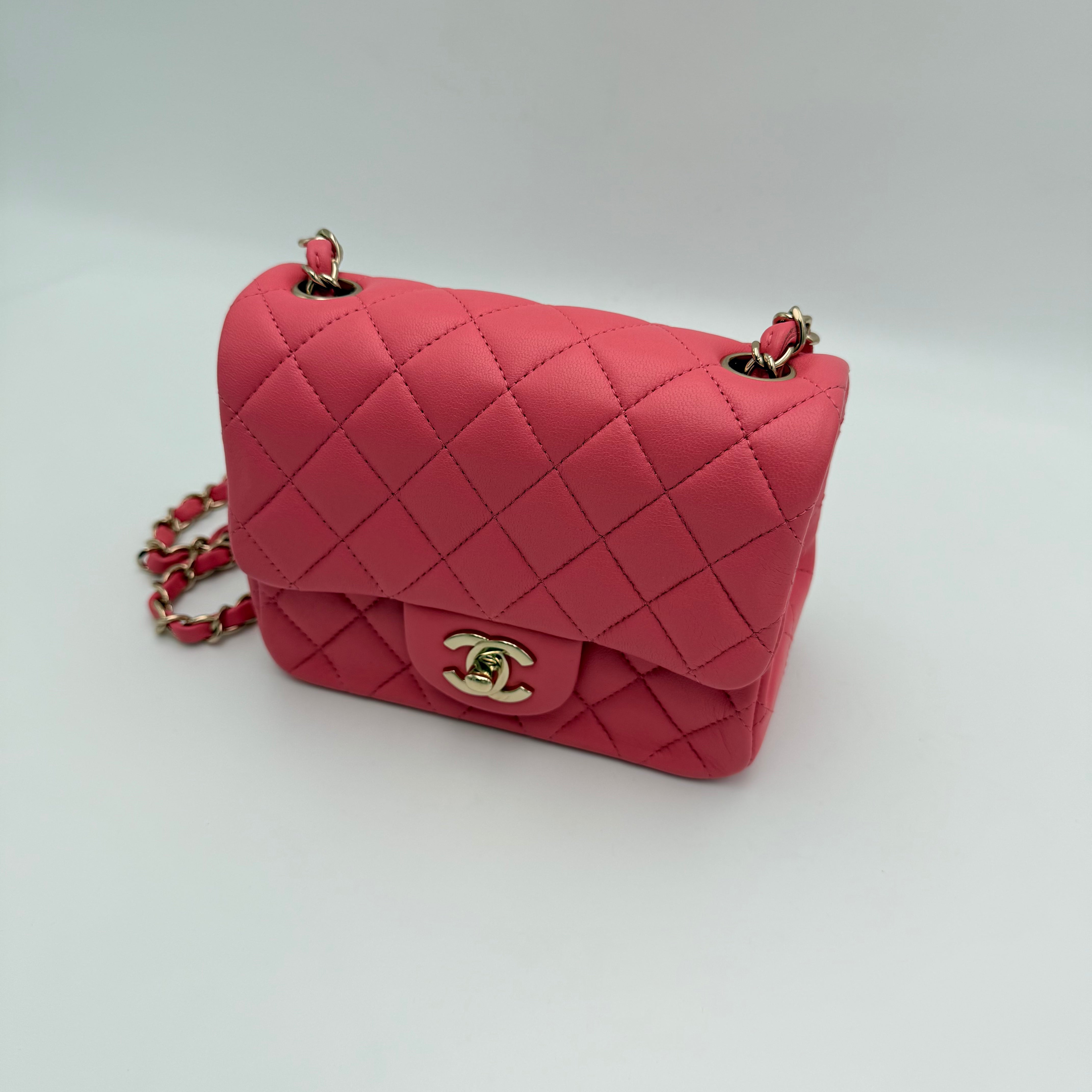 CHANEL - SQUARE - ROSE