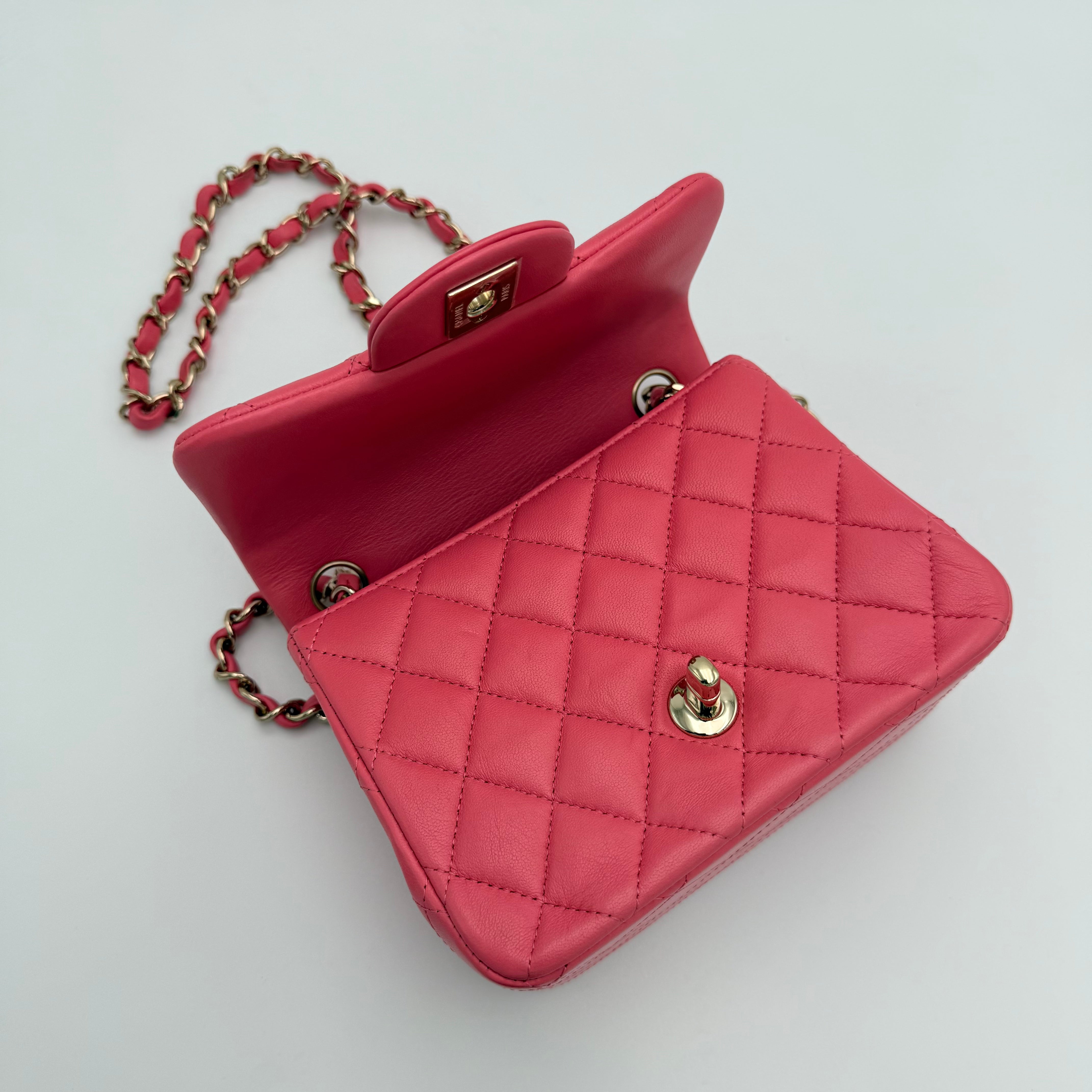 CHANEL - SQUARE - ROSE