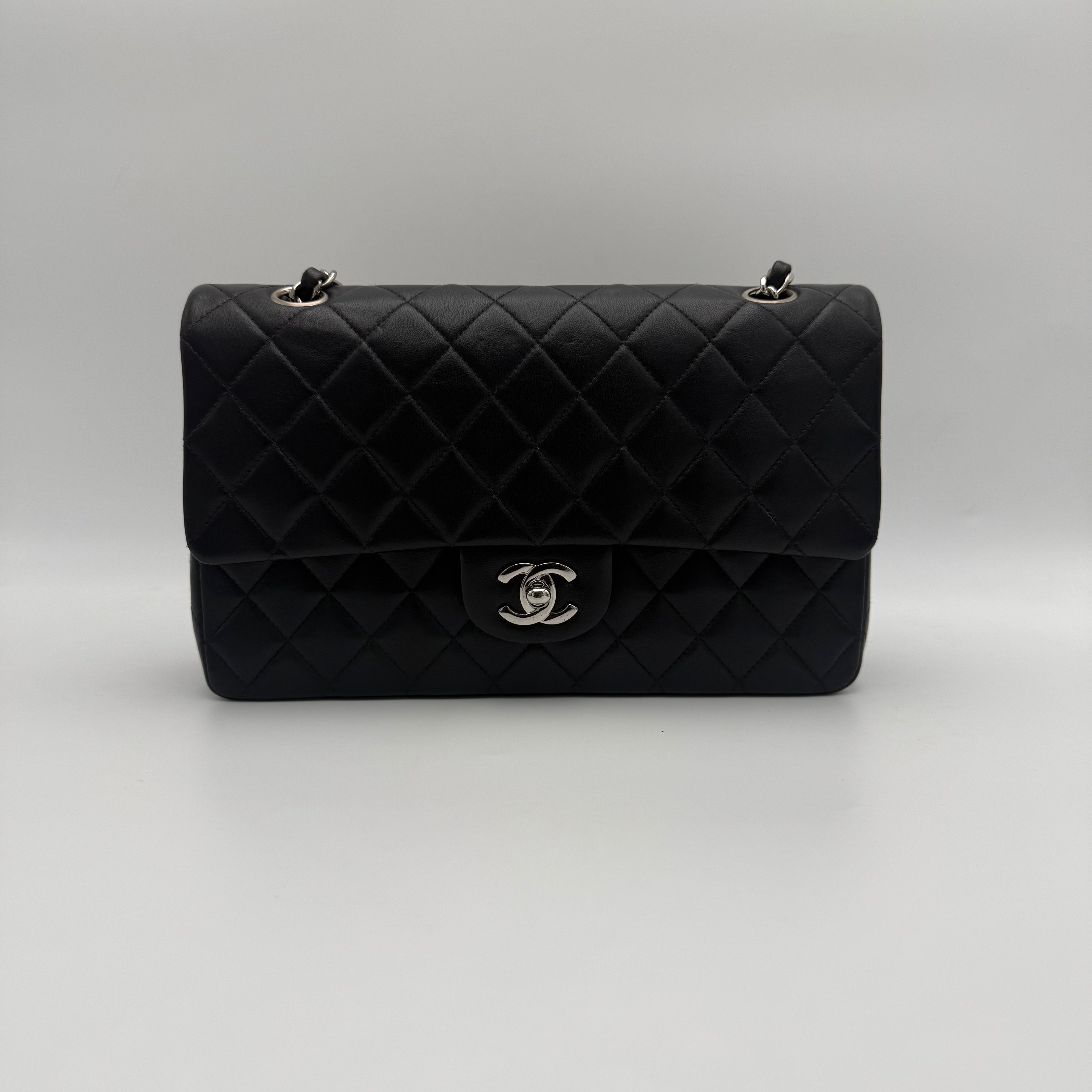 Chanel - Timeless - Noir