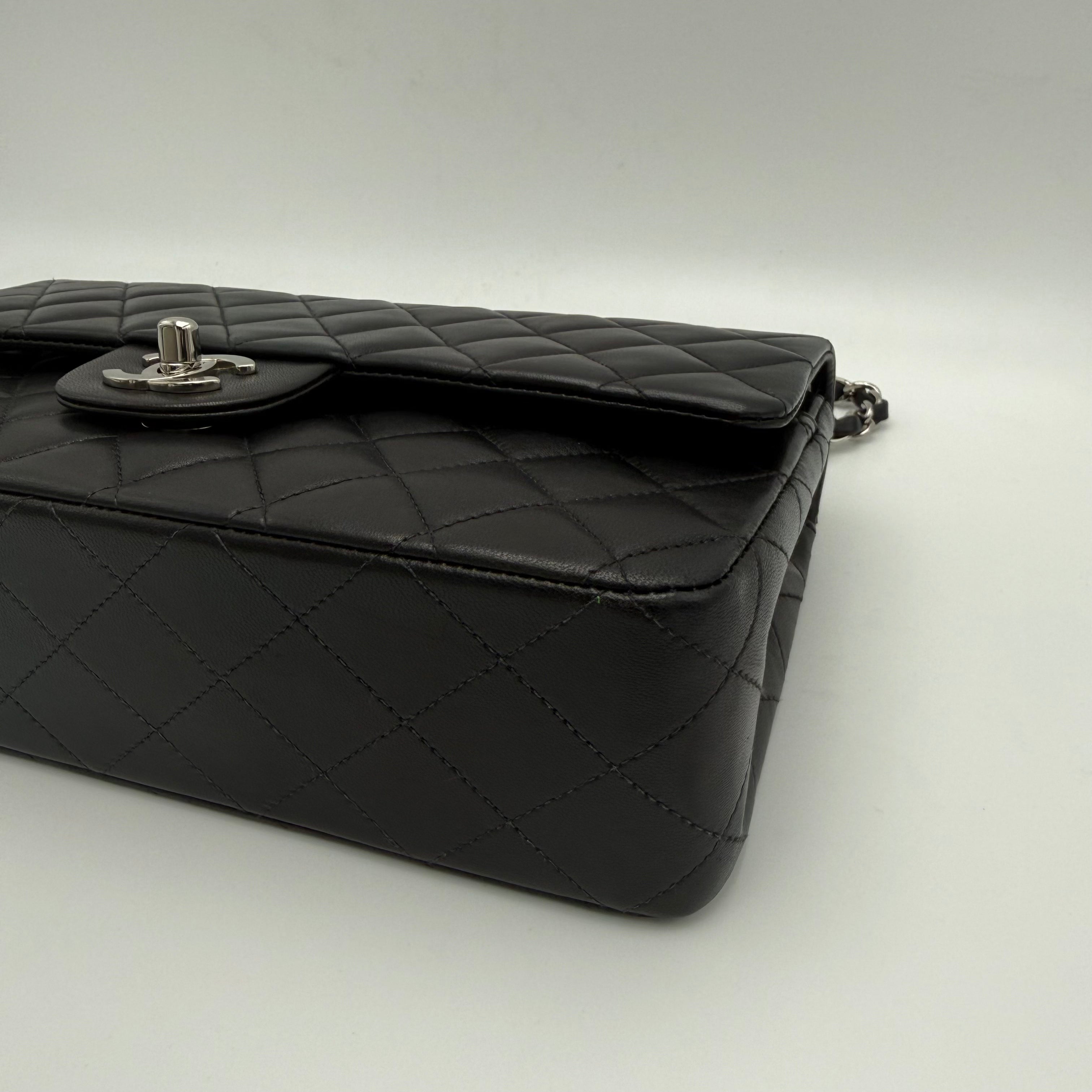 Chanel - Timeless - Noir