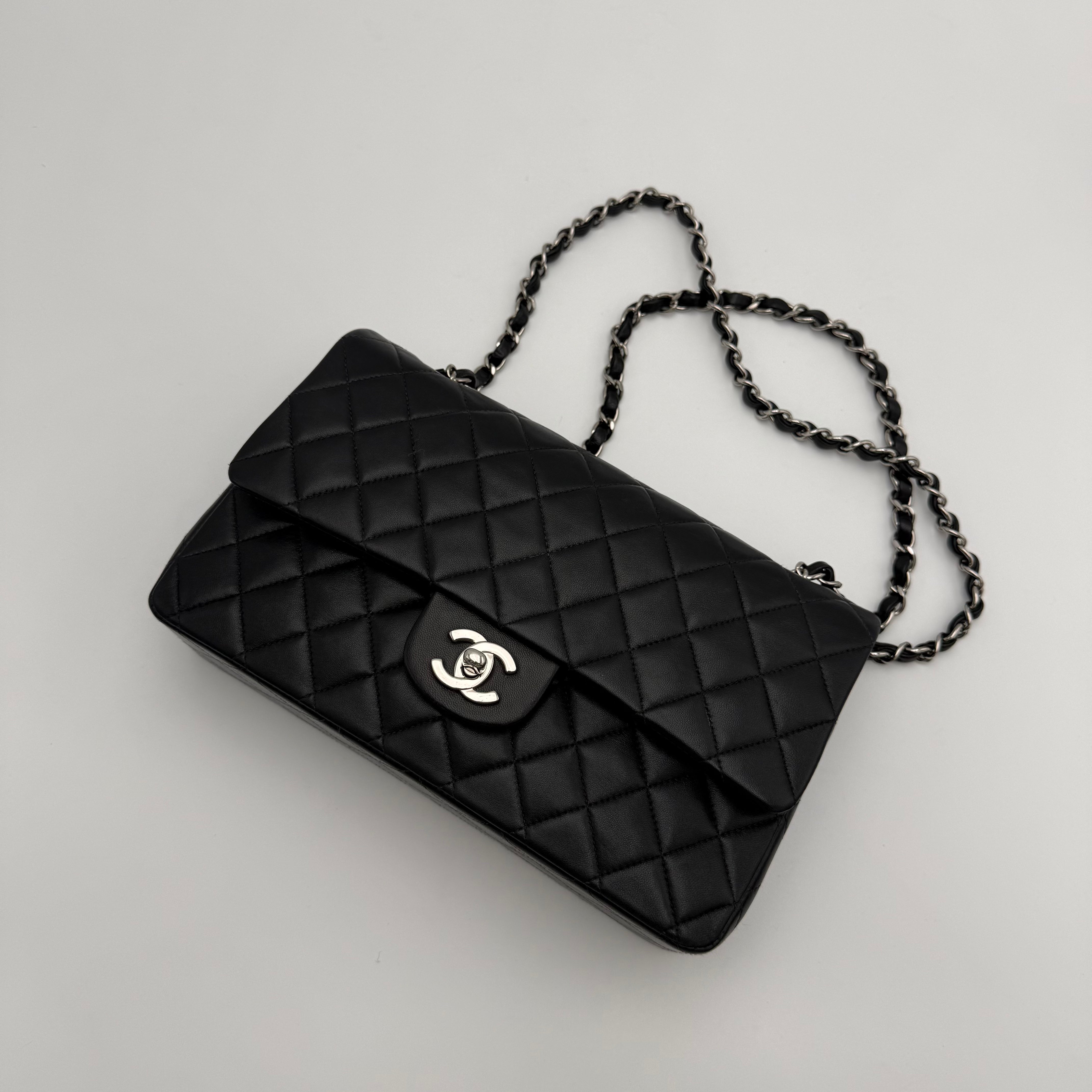 Chanel - Timeless - Noir