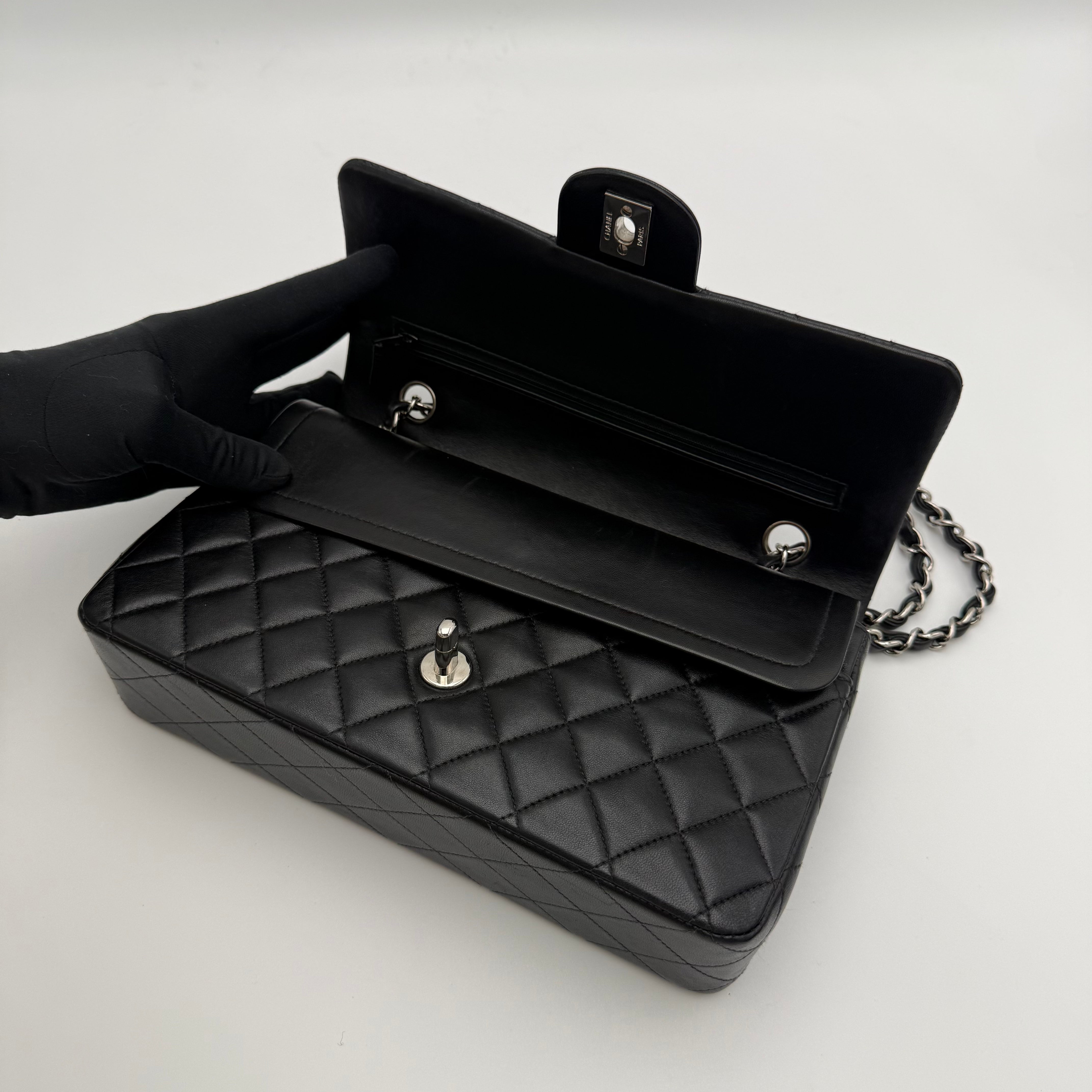 Chanel - Timeless - Noir