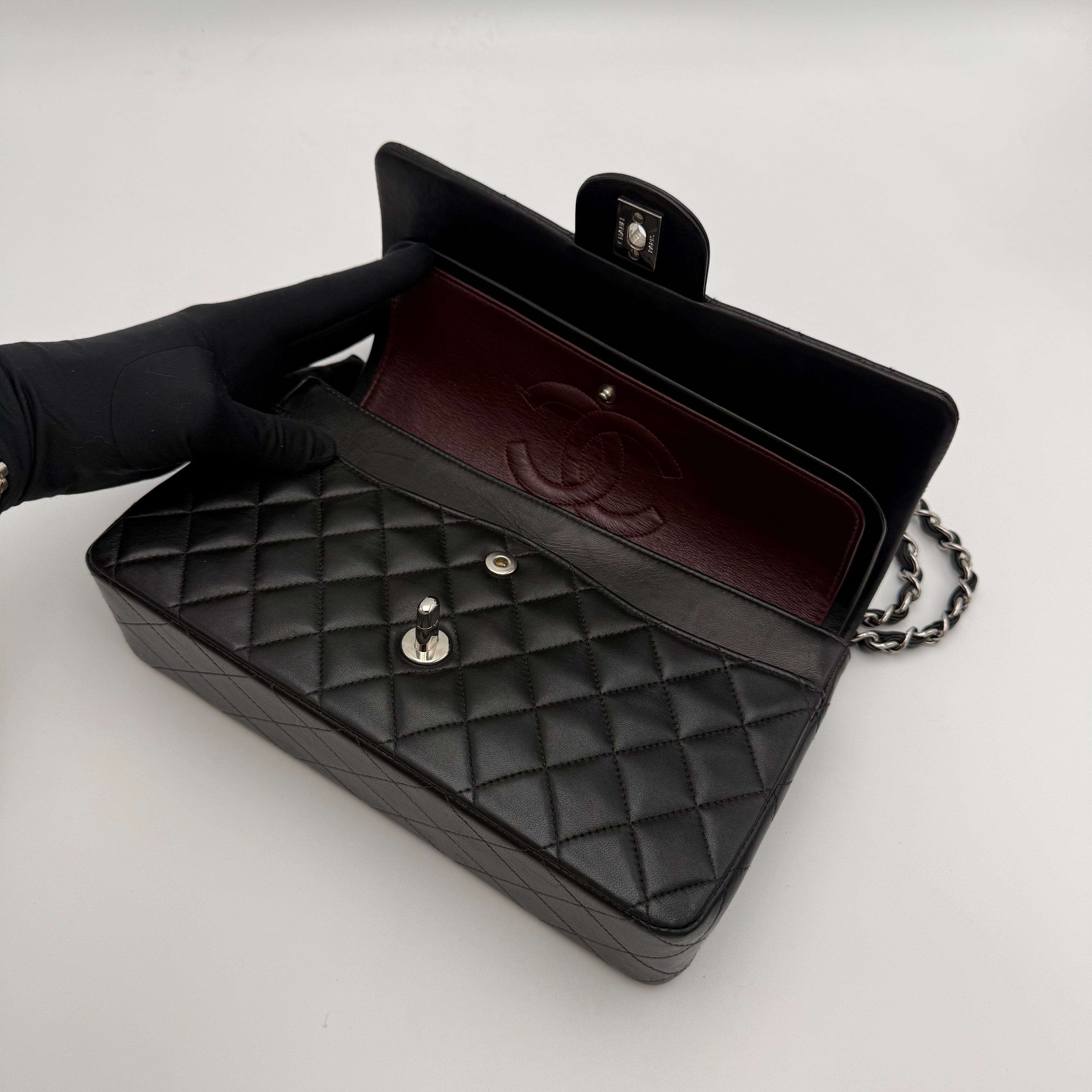 Chanel - Timeless - Noir